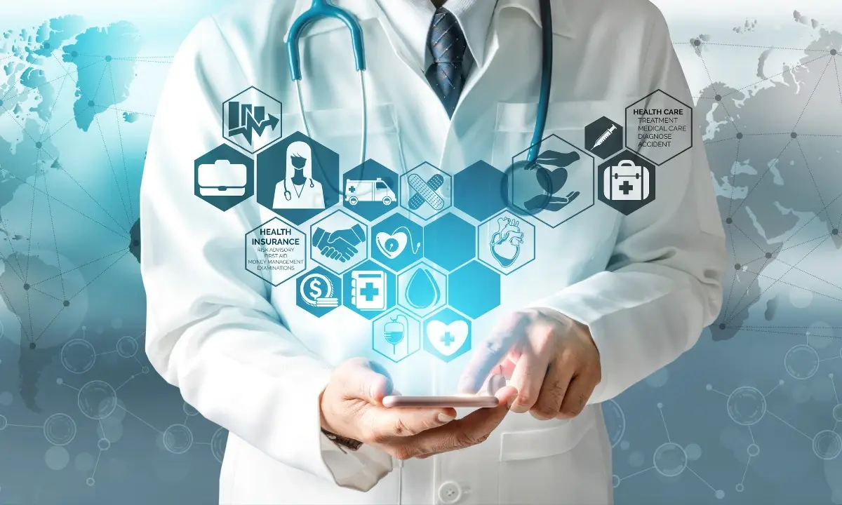 Physician using HIPAA compliant communication app on clinical smartphone